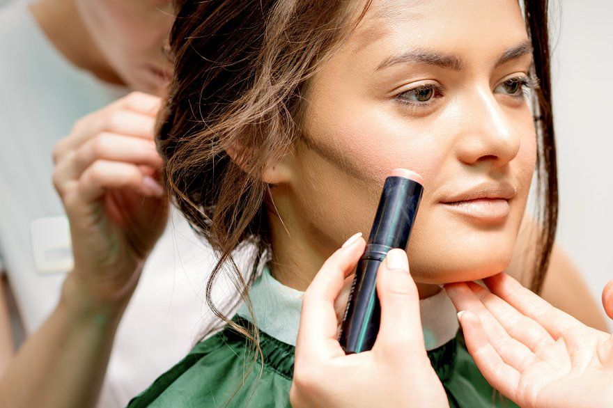 Học makeup xong có dễ đi xin việc?