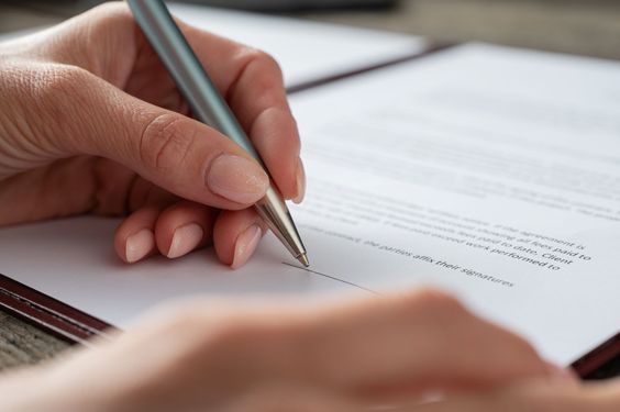 Rút Hồ Sơ Đại Học Có Mất Tiền Không? Hướng Dẫn Chi Tiết Từ A-Z