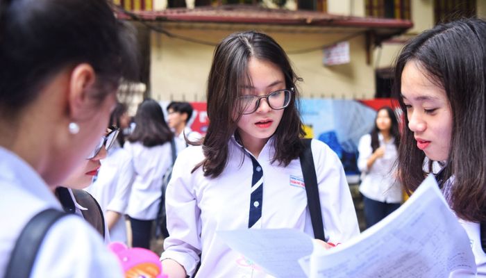 Theo quy định Thông tư số 16/2021/TT-BGDĐT, ngày 01/06/2021 của Bộ Giáo dục và Đào tạo, có thể phân thành 2 nhóm đối tượng ưu tiên